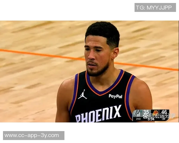 布克回应分享球权争议强调场上每位球员都应具备威胁性